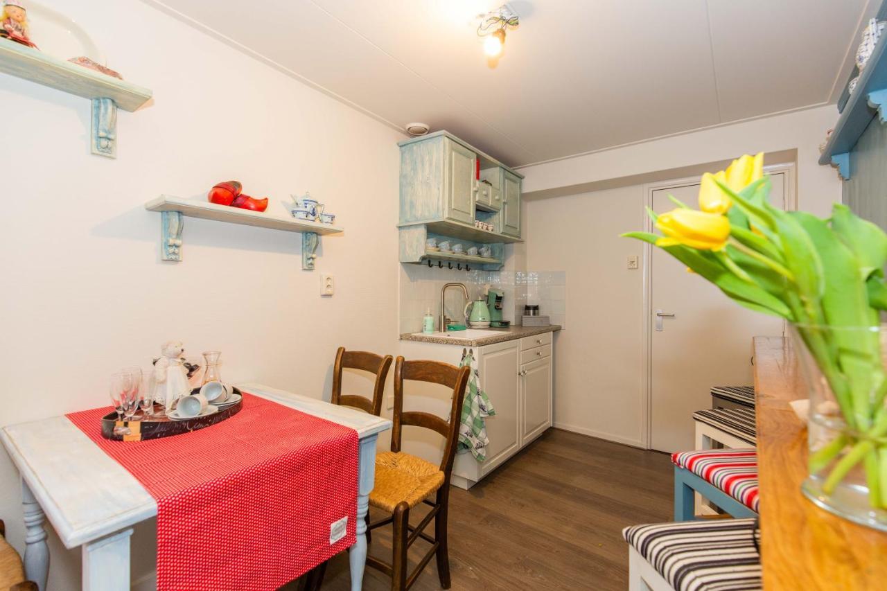 Bed And Breakfast De Pepersteeg Marken Exterior foto