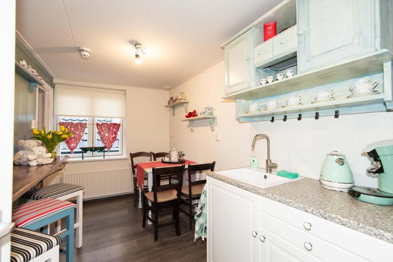 Bed And Breakfast De Pepersteeg Marken Exterior foto